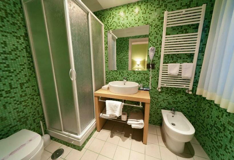 חדר סטנדרט לשלושה, Citta' Dei Papi