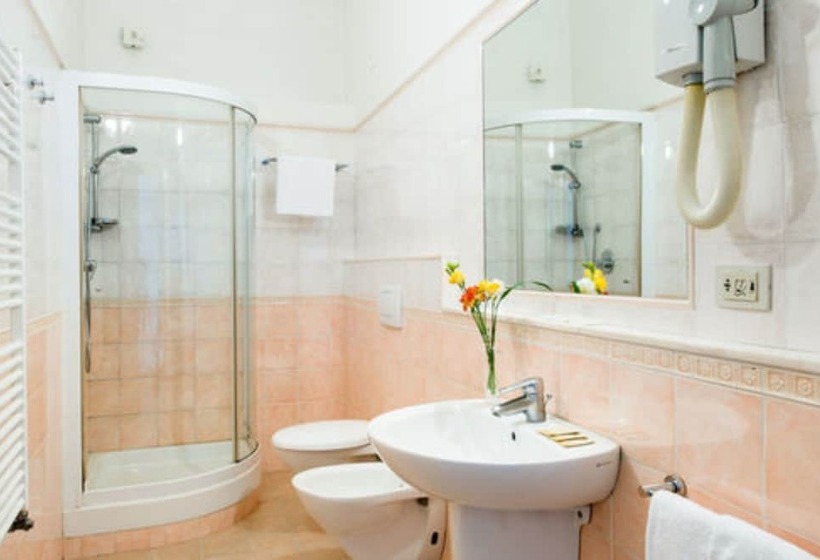 Economy Quadruple Room, Fiorita