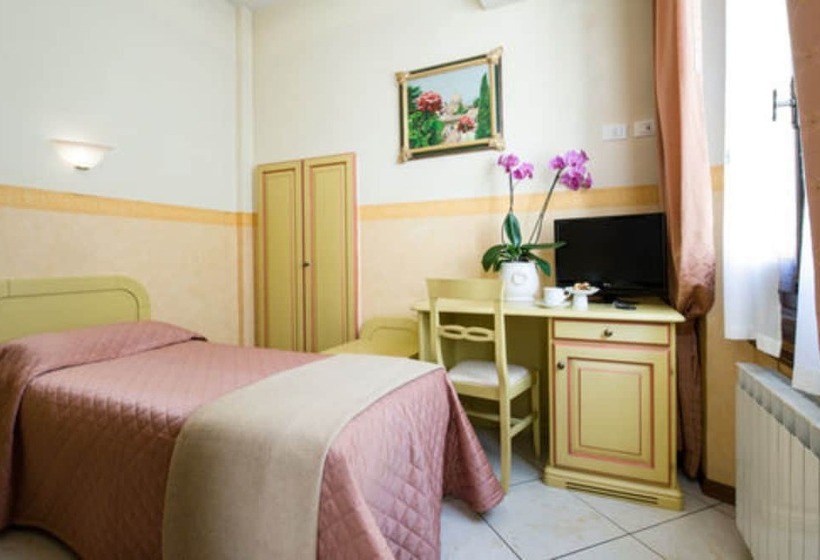 اتاق استاندارد یک نفره, Fiorita