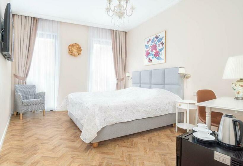 اتاق پرمیوم, Forums Boutique