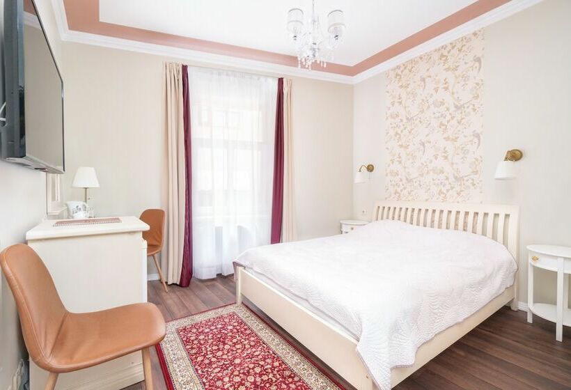 اتاق اکونومی, Forums Boutique