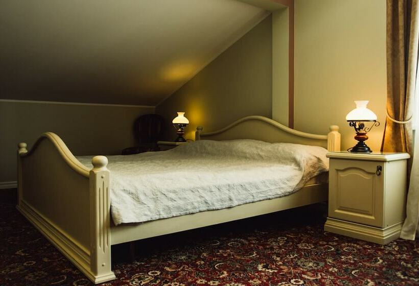 اتاق خانوادگی, Forums Boutique