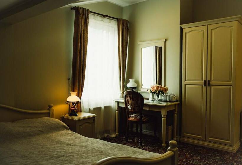 اتاق خانوادگی, Forums Boutique