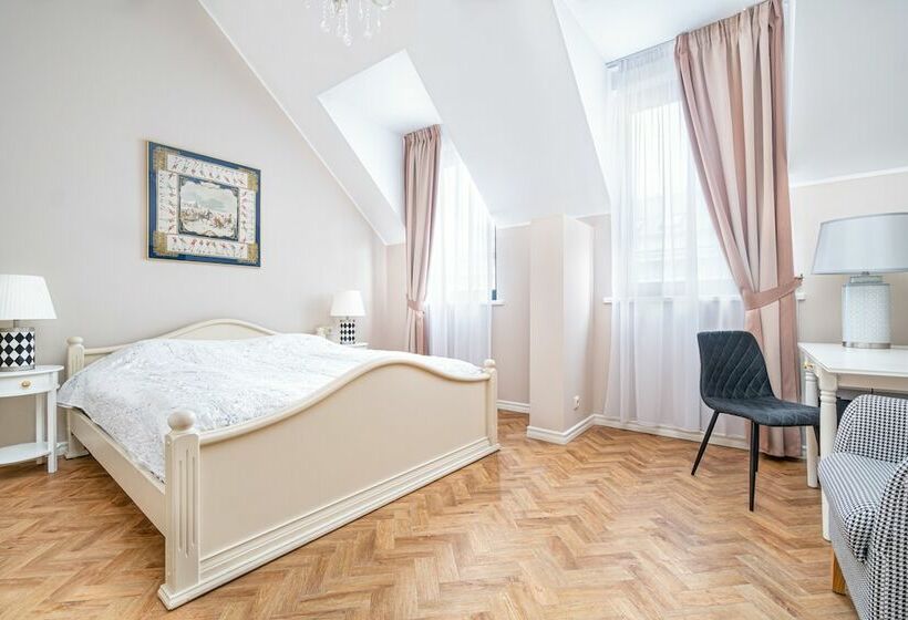 اتاق پرمیوم, Forums Boutique