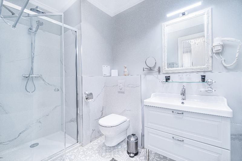 اتاق پرمیوم, Forums Boutique