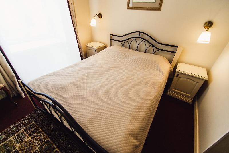 اتاق اکونومی, Forums Boutique