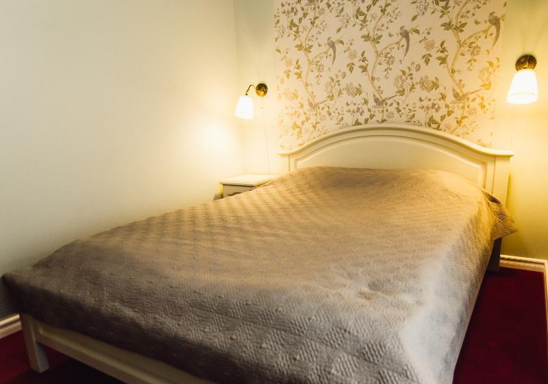 اتاق اکونومی, Forums Boutique