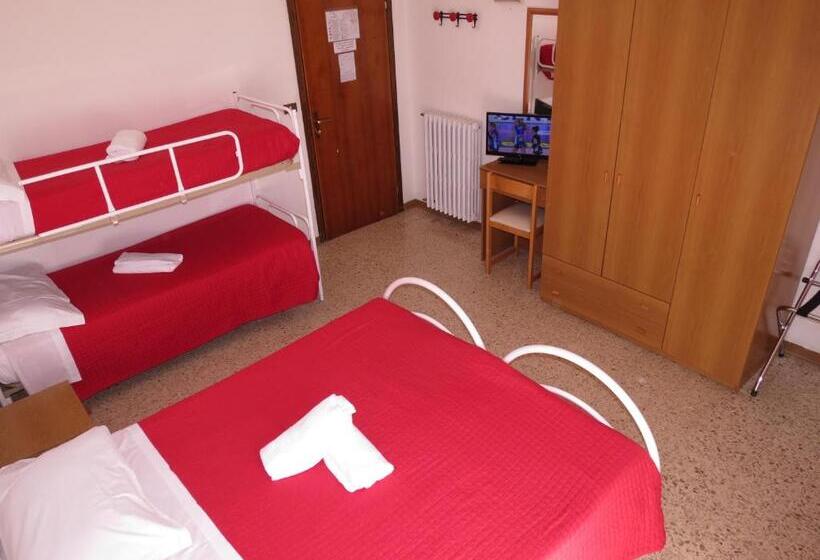 Economy Quadruple Room, Gemini