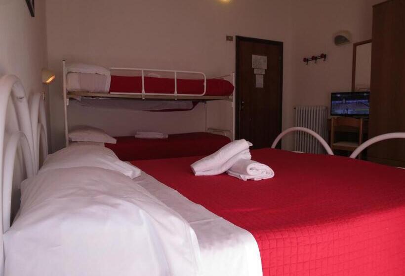 Economy Quadruple Room, Gemini