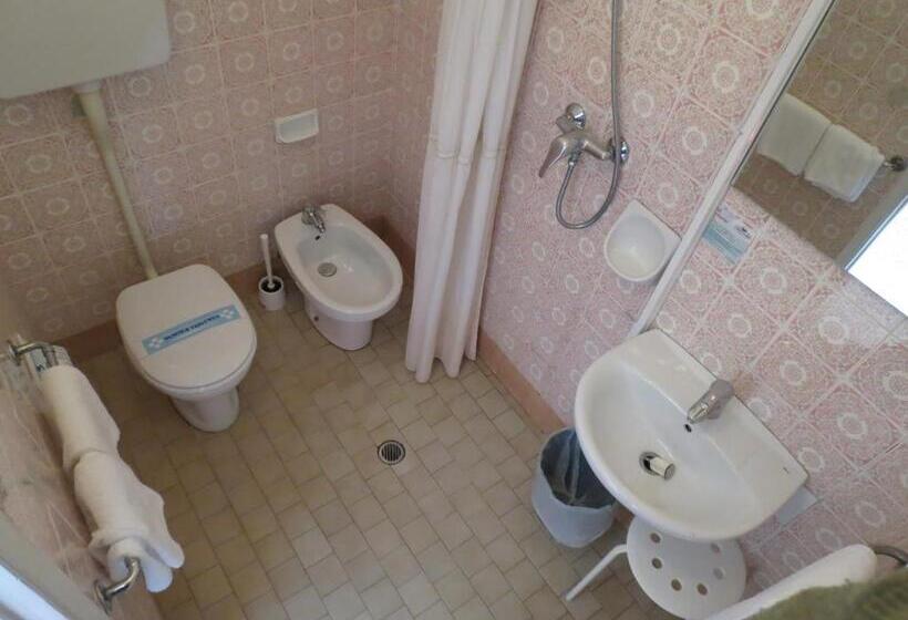 Economy Quadruple Room, Gemini