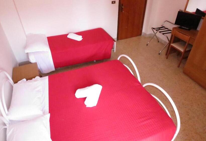 Economy Triple Room, Gemini