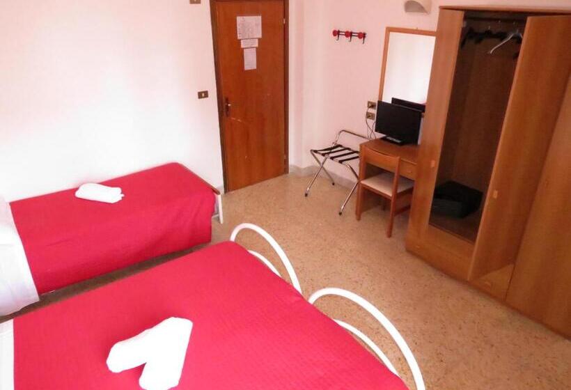 Habitación Triple Estándar Vista Mar, Gemini