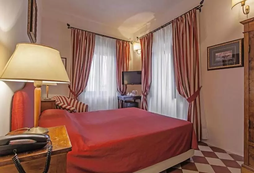 اتاق کلاسیک, Il Chiostro Del Carmine