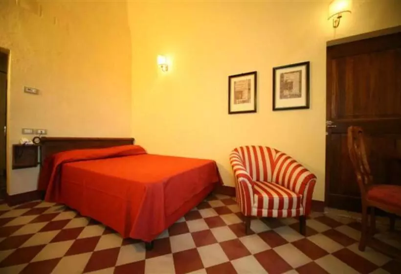 اتاق کلاسیک, Il Chiostro Del Carmine