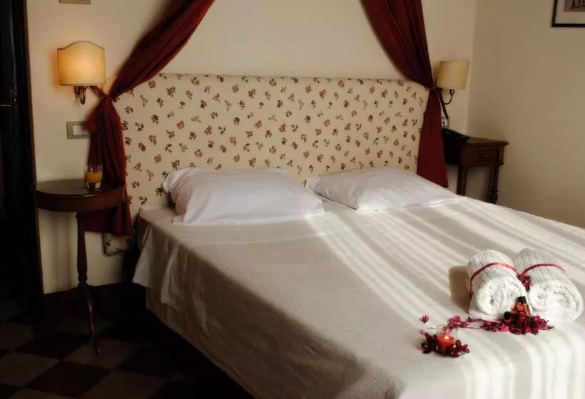 اتاق لوکس چهار تخته, Il Chiostro Del Carmine