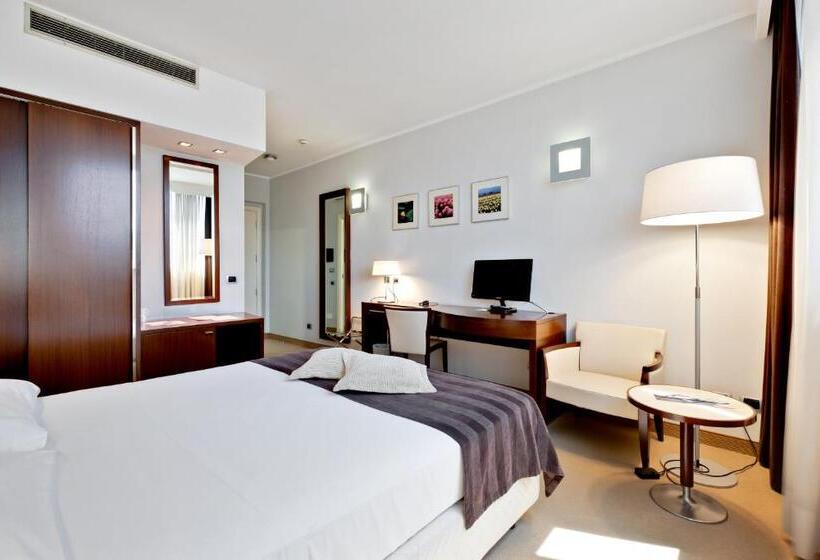 اتاق خانوادگی, Italiana Hotels Cosenza