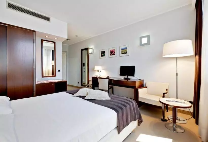 اتاق خانوادگی, Italiana Hotels Cosenza