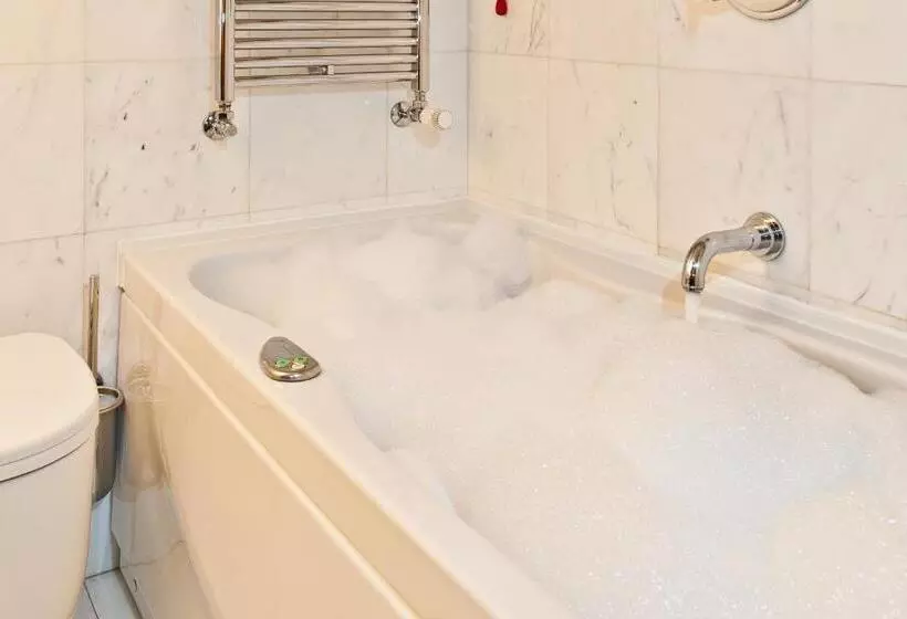 سوییت جونیور, Italiana Hotels Cosenza