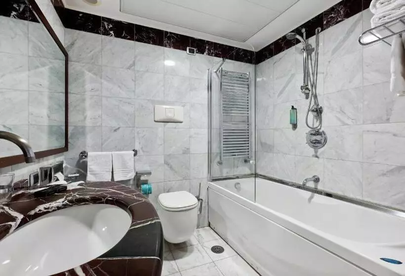 سوییت جونیور, Italiana Hotels Cosenza