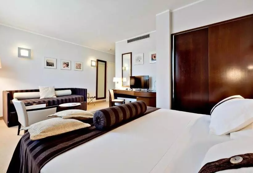 سوییت جونیور, Italiana Hotels Cosenza