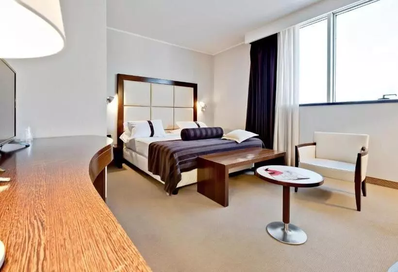 سوییت جونیور, Italiana Hotels Cosenza