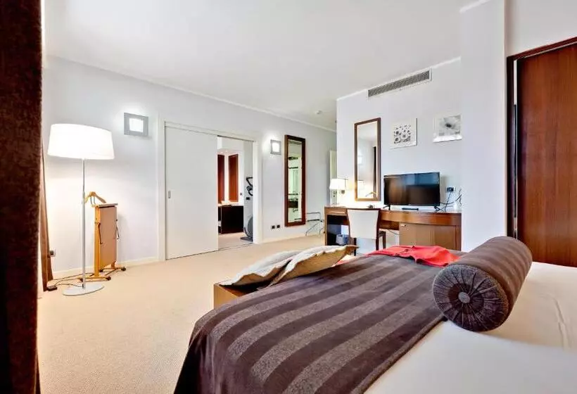 سوییت, Italiana Hotels Cosenza