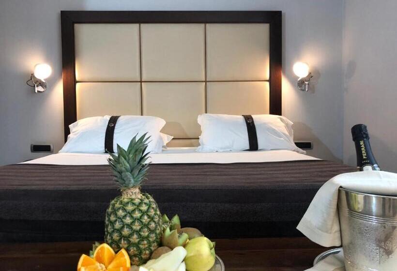 سوییت, Italiana Hotels Cosenza