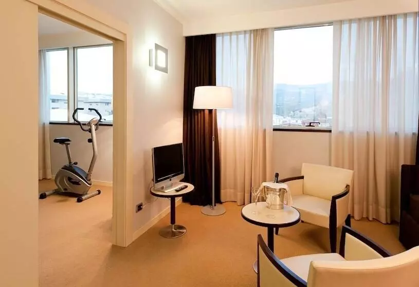 سوییت جونیور, Italiana Hotels Cosenza