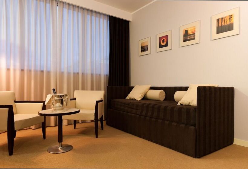 سوییت جونیور, Italiana Hotels Cosenza