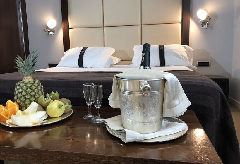 سوییت جونیور, Italiana Hotels Cosenza