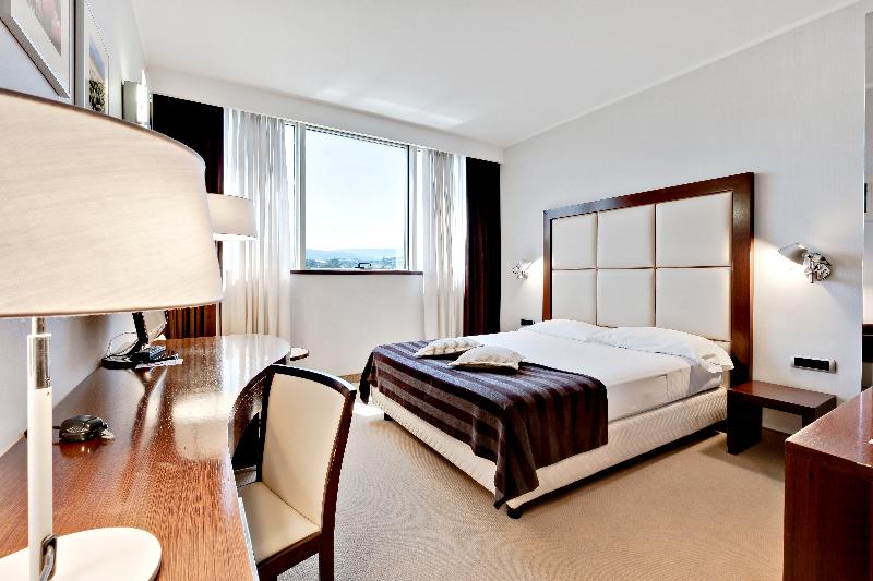 اتاق خانوادگی, Italiana Hotels Cosenza