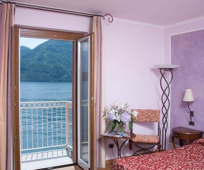 Номер Стандарт Вид на Озеро, La Darsena Boutique Hotel & Restaurant
