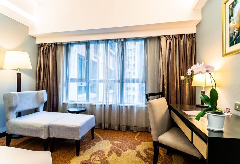 スタンダードルーム, Landmark International