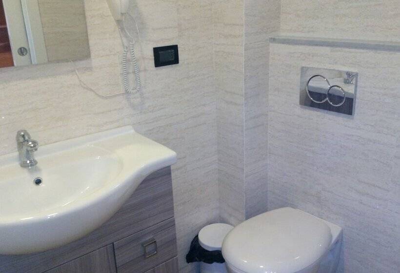 Standart Tek Kişilik Oda, Le Tre Stazioni