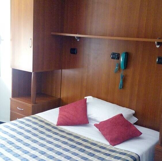 Standart Tek Kişilik Oda, Le Tre Stazioni