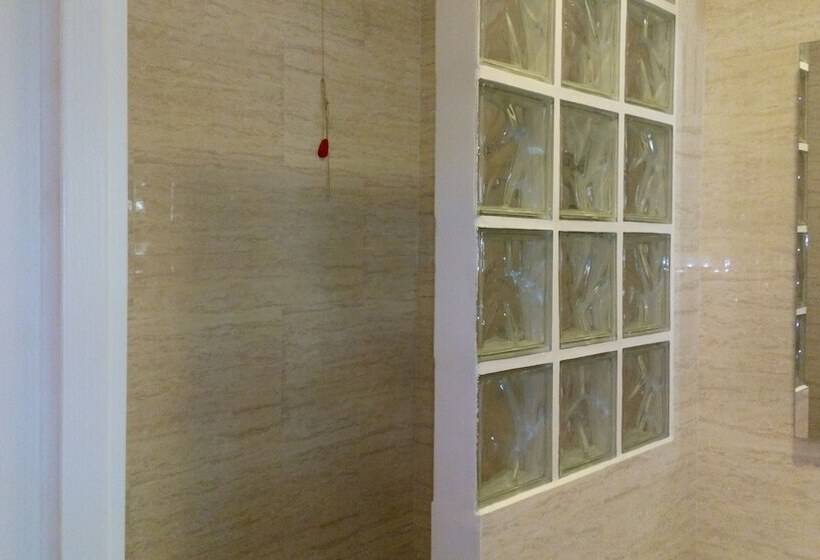 Standart Oda, Le Tre Stazioni