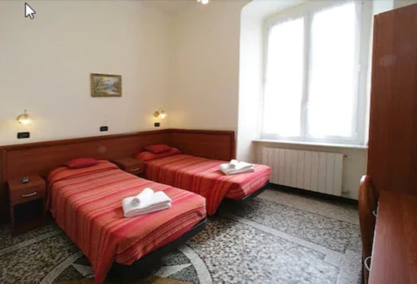 Standart Oda, Le Tre Stazioni