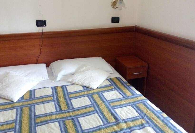 Standart Oda, Le Tre Stazioni