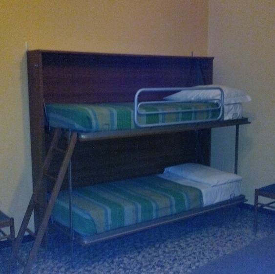 Dört Kişilik Standart Oda, Le Tre Stazioni