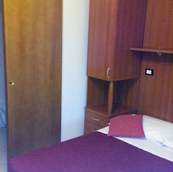 Üç Kişilik Standart Oda, Le Tre Stazioni