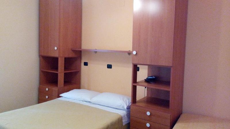 Standart Oda, Le Tre Stazioni