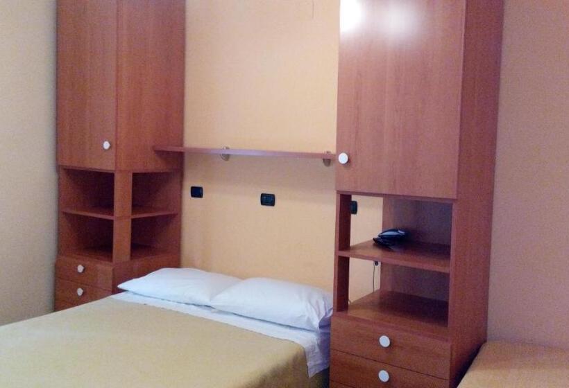 Üç Kişilik Standart Oda, Le Tre Stazioni