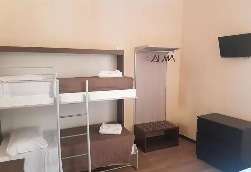 اتاق استاندارد چهار تخته, Le Tre Stazioni