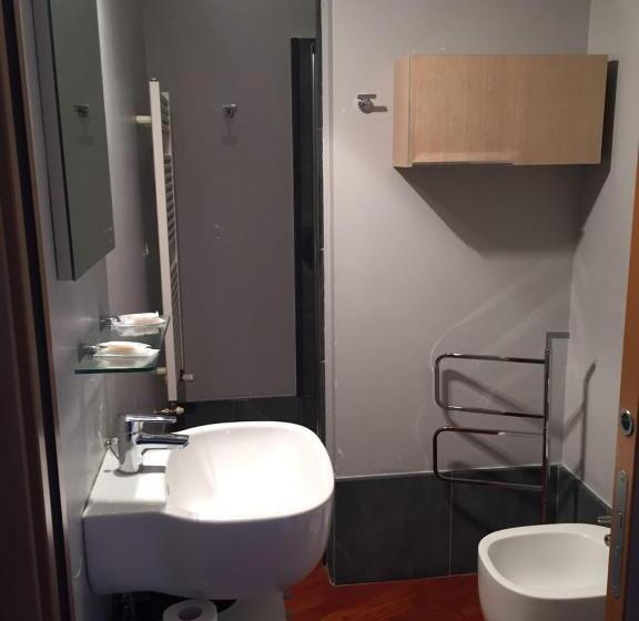 Standart Stüdyo, Le Tre Stazioni