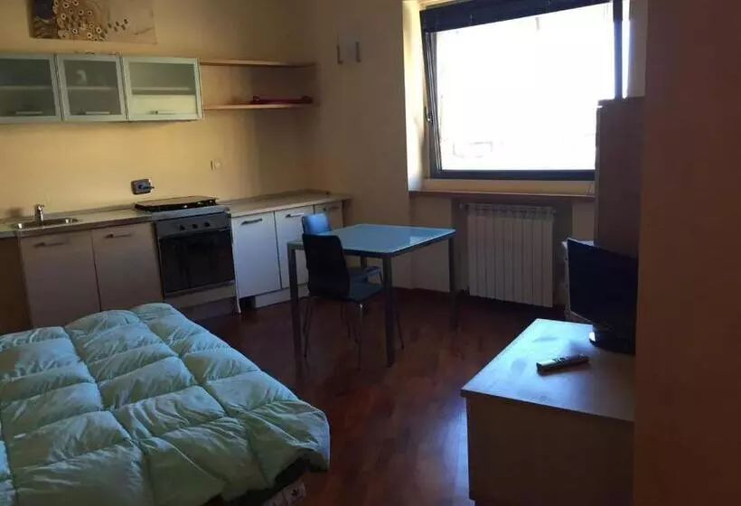 استودیوی استاندارد, Le Tre Stazioni