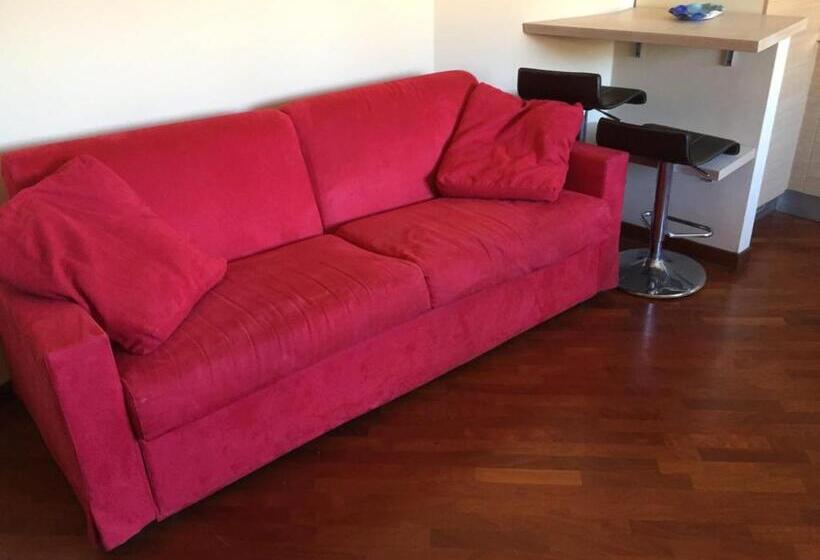 Standart Stüdyo, Le Tre Stazioni