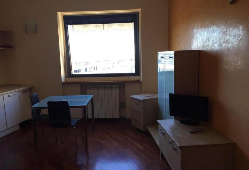 Standart Stüdyo, Le Tre Stazioni