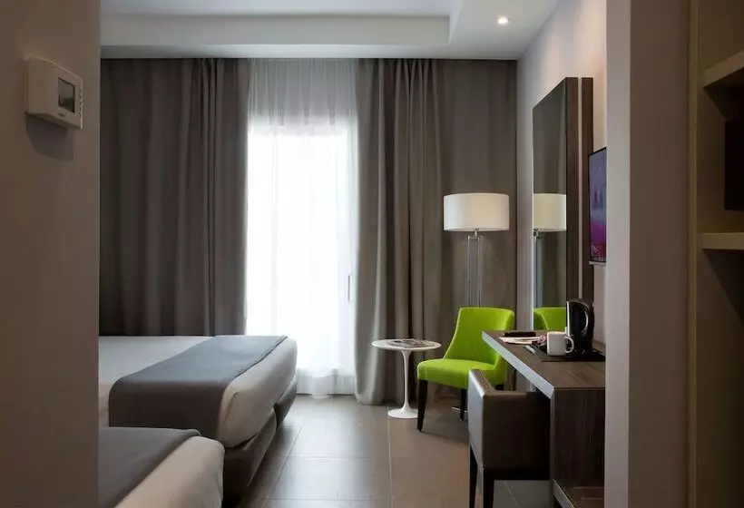 Comfort Kolmen Hengen Huone, Marad