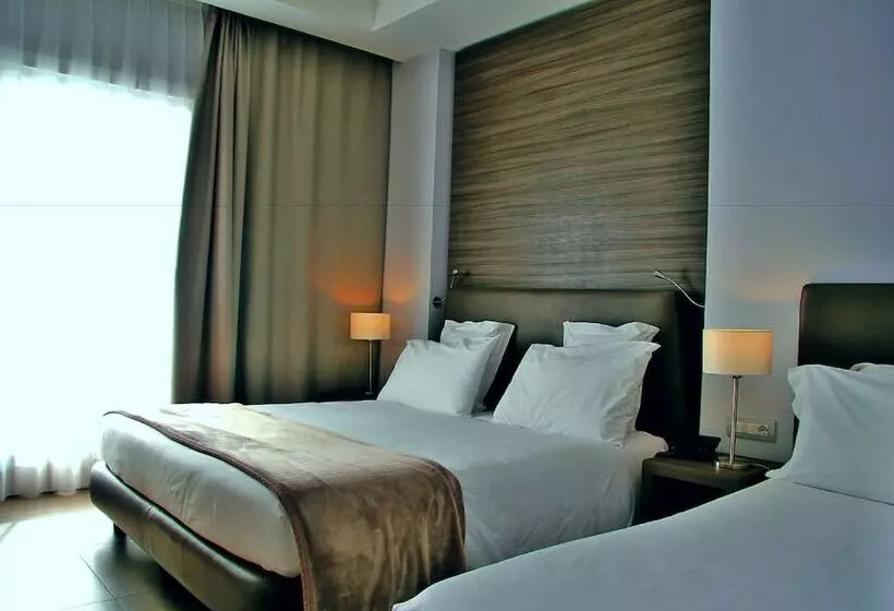 Comfort Kolmen Hengen Huone, Marad