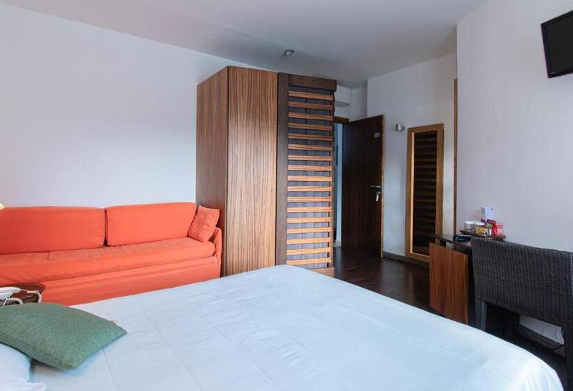 غرفة كلاسيكية ثلاثية, Marina 10 Design Hotel & Spa